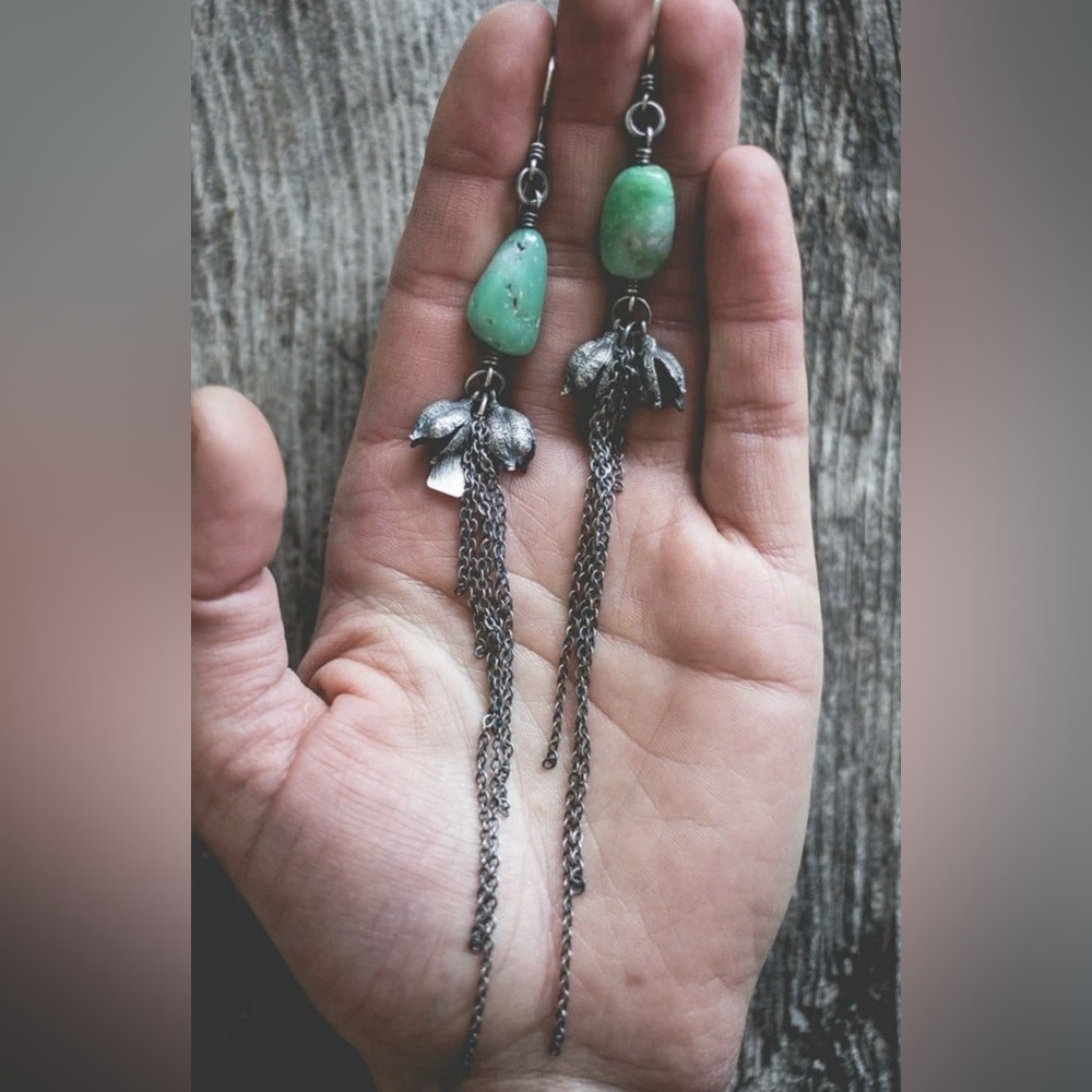 Noisy Plume Unyielding Dangle Earrings